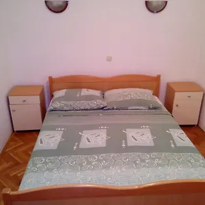 Apartman Maslina, Vir
