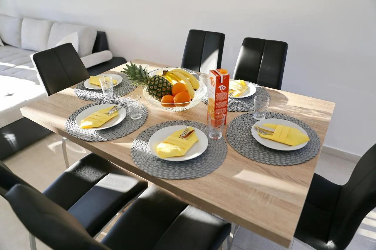 Apartments Lisac Vir Kroatien